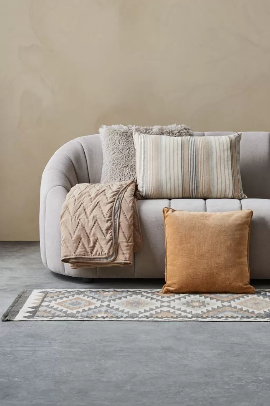 Flash Sale GULSTARR Koc pikowany 130x180 latte